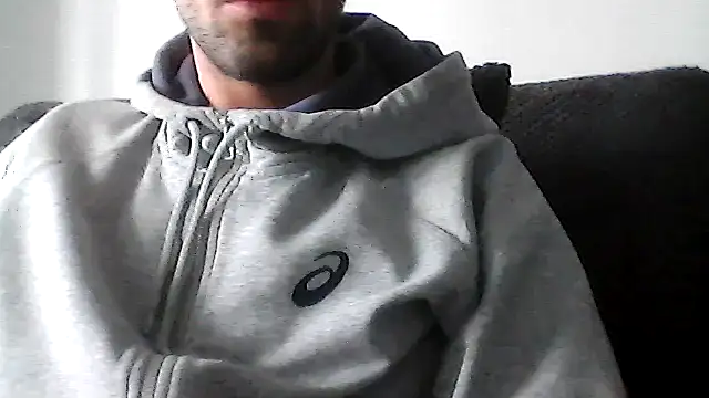 Snapshot of juju156111 chatting on October 19, 2025, 8:37 am juju156111 online show from October 19, 2025, 8:37 am