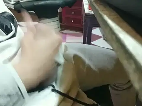 Snapshot of growing20yo chatting on February 2, 2025, 12:09 am growing20yo online show from February 2, 2025, 12:09 am