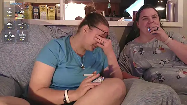 Snapshot of ZeTurtleMaster chatting on October 17, 2025, 11:29 pm ZeTurtleMaster online show from October 17, 2025, 11:29 pm