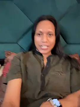 Snapshot of DarlingJenny22 chatting on April 21, 2026, 6:44 pm DarlingJenny22 online show from April 21, 2026, 6:44 pm