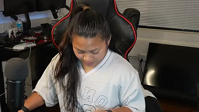 Bubbleliyah online show from February 19, 2025, 12:03 am