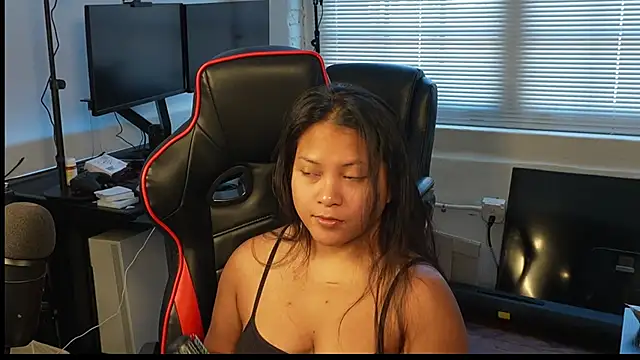 Bubbleliyah online show from February 26, 2025, 7:49 pm