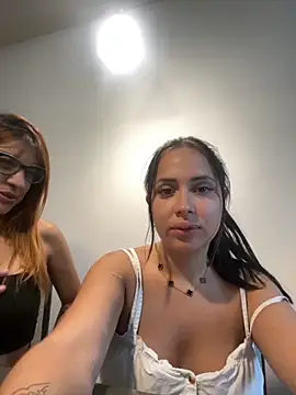 Snapshot of candelacante chatting on March 4, 2026, 9:54 pm candelacante online show from March 4, 2026, 9:54 pm