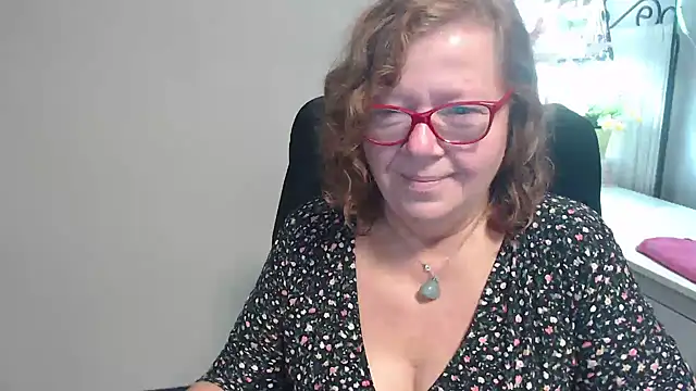 Adelewildx online show from September 11, 2025, 2:44 am