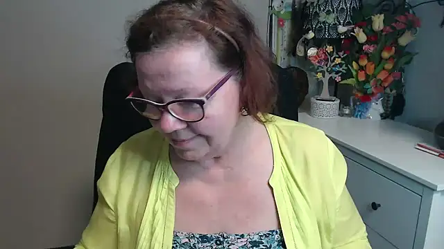 Snapshot of Adelewildx chatting on May 6, 2026, 3:24 am Adelewildx online show from May 6, 2026, 3:24 am
