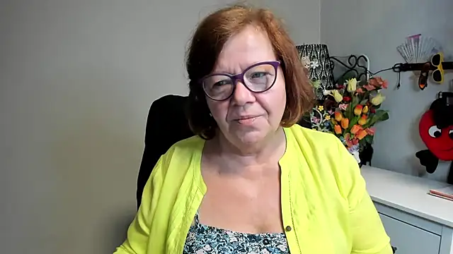Snapshot of Adelewildx chatting on June 2, 2026, 2:24 am Adelewildx online show from June 2, 2026, 2:24 am