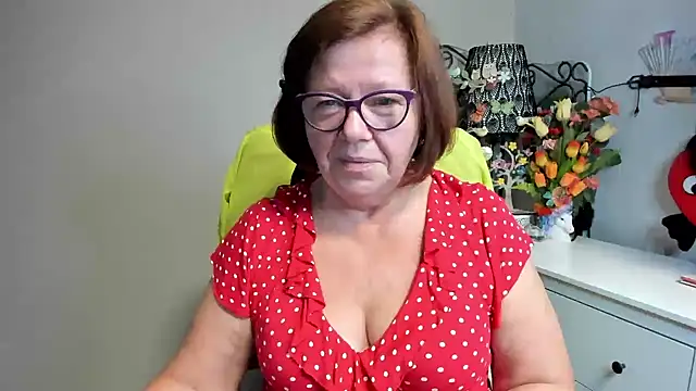 Snapshot of Adelewildx chatting on June 8, 2026, 2:45 am Adelewildx online show from June 8, 2026, 2:45 am