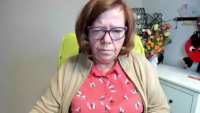 Snapshot of Adelewildx chatting on June 10, 2026, 3:29 am Adelewildx online show from June 10, 2026, 3:29 am