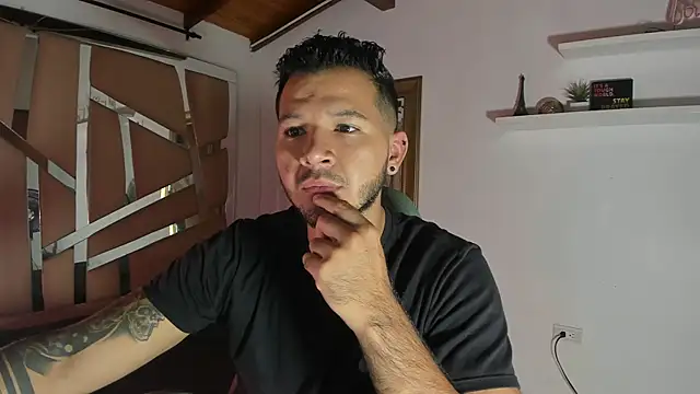 Snapshot of mister_miike chatting on February 26, 2025, 3:10 am mister miike online show from February 26, 2025, 3:10 am