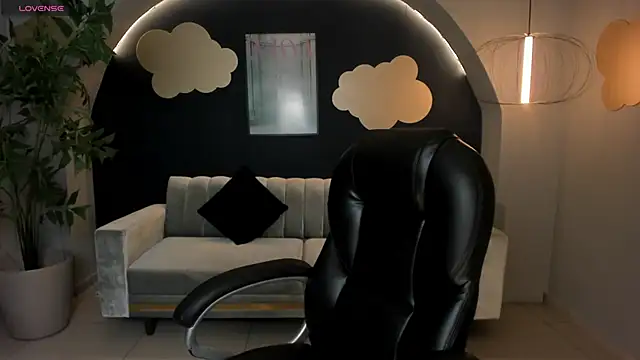 Snapshot of BrennaWalker chatting on January 30, 2025, 3:22 am BrennaWalker online show from January 30, 2025, 3:22 am