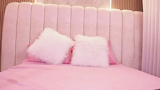 emyli sw  online show from February 7, 2026, 3:10 am