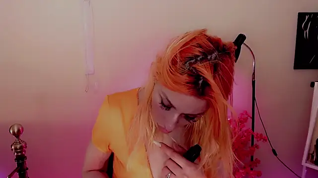 Snapshot of AnnieGOld_ chatting on December 28, 2024, 2:11 am AnnieGOld online show from December 28, 2024, 2:11 am