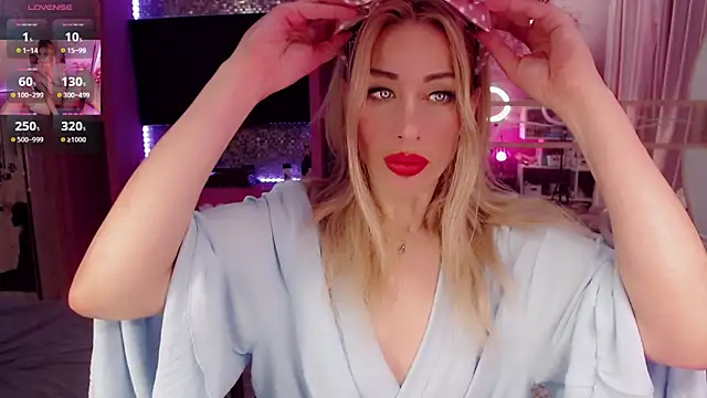 Snapshot of AnnieGOld_ chatting on September 21, 2025, 6:31 pm AnnieGOld online show from September 21, 2025, 6:31 pm