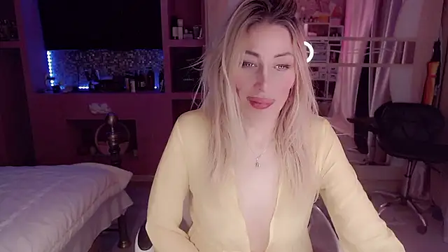 Snapshot of AnnieGOld_ chatting on January 10, 2026, 11:31 pm AnnieGOld online show from January 10, 2026, 11:31 pm