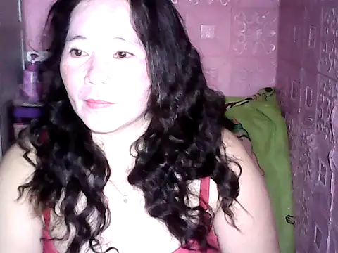 hotpusie 4u online show from February 10, 2026, 4:44 pm