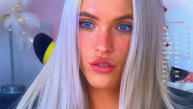 Snapshot of mikkixmeow chatting on January 29, 2025, 9:55 am mikkixmeow online show from January 29, 2025, 9:55 am