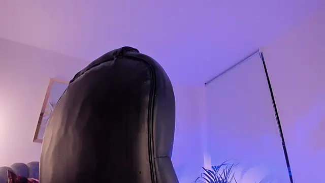 Snapshot of ZoePresleyX chatting on December 12, 2024, 12:59 am ZoePresleyX online show from December 12, 2024, 12:59 am