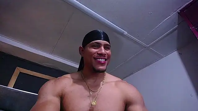 Snapshot of teddyfit19cm chatting on June 3, 2026, 2:33 pm teddyfit19cm online show from June 3, 2026, 2:33 pm