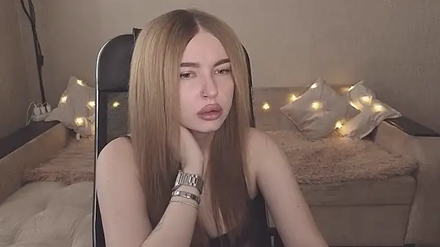 Snapshot of ViolettaLopez chatting on October 26, 2025, 9:48 am ViolettaLopez online show from October 26, 2025, 9:48 am