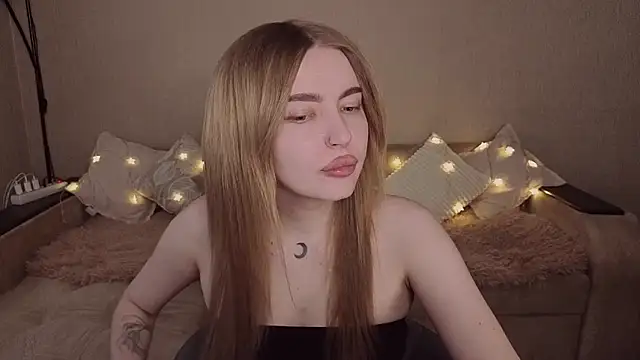 ViolettaLopez online show from April 30, 2026, 1:50 pm