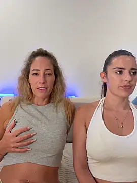 SweeetAlegra online show from April 27, 2026, 9:13 pm