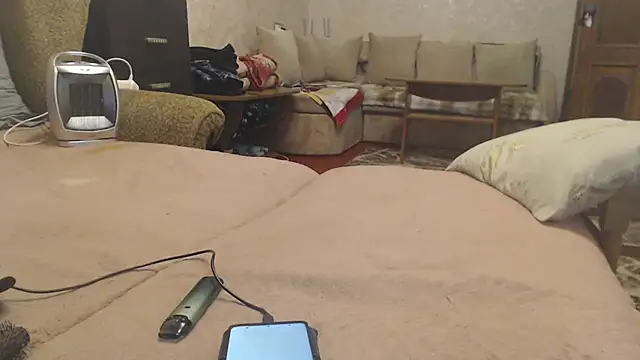 Amy August online show from March 4, 2026, 6:58 pm