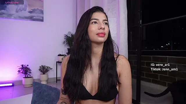 Veronica ar online show from February 6, 2026, 2:38 am