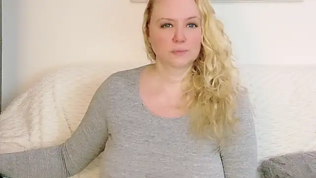 Sarah4you online show from February 3, 2026, 5:51 pm