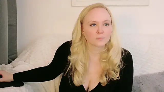 Sarah4you online show from March 17, 2026, 9:51 pm