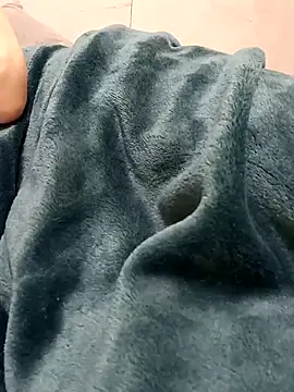 Snapshot of Krasav4ik4ik chatting on December 21, 2024, 10:19 pm Krasav4ik4ik online show from December 21, 2024, 10:19 pm