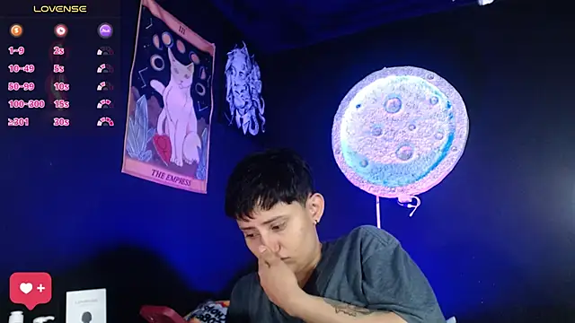 girl intense444 online show from January 8, 2026, 1:24 pm