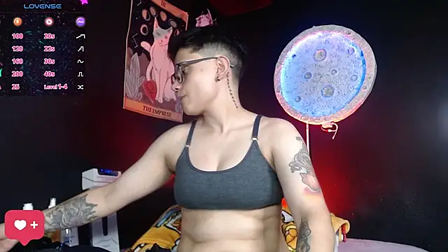 girl intense444 online show from June 19, 2026, 7:39 pm