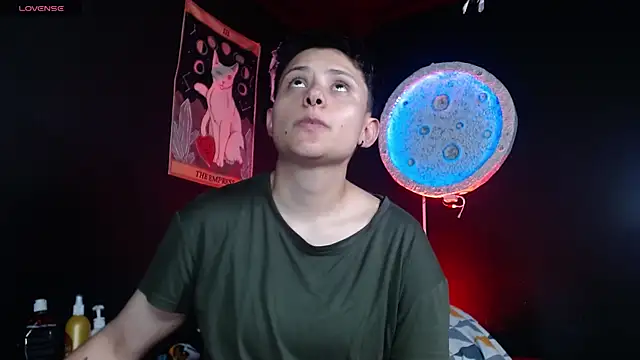 girl intense444 online show from June 24, 2026, 7:35 pm