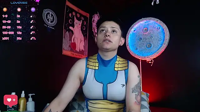girl intense444 online show from June 26, 2026, 1:04 pm