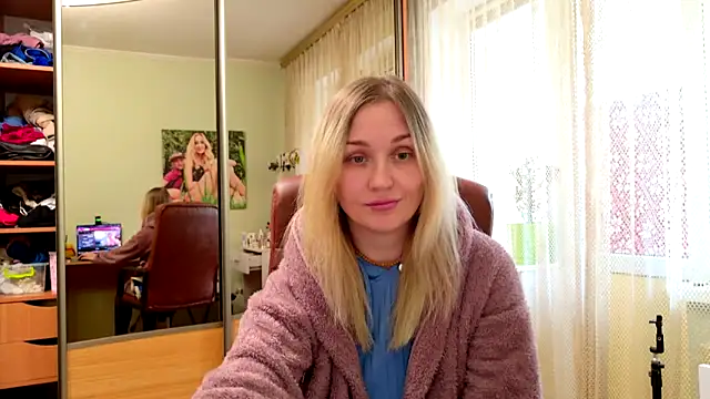 ModelEva online show from April 30, 2026, 1:39 pm