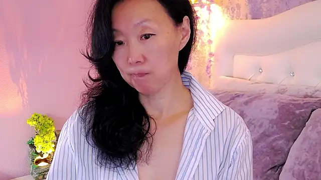 Snapshot of Asian_legs chatting on July 5, 2026, 10:44 am Asian legs online show from July 5, 2026, 10:44 am