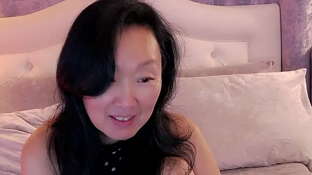 Snapshot of Asian_legs chatting on July 17, 2026, 10:22 am Asian legs online show from July 17, 2026, 10:22 am