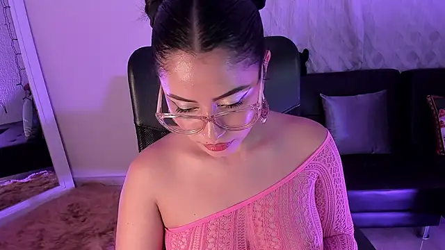 PaulinaBelushi online show from December 21, 2024, 1:15 am