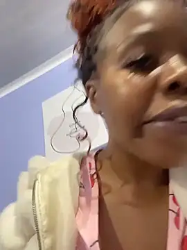 cherryontopy online show from November 5, 2025, 9:59 pm