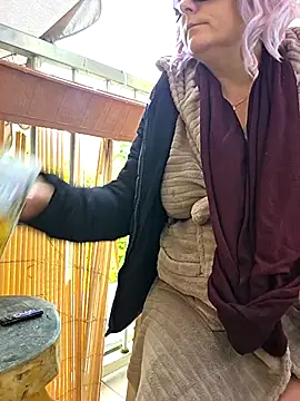 germanwoman01 online show from October 19, 2025, 9:54 am