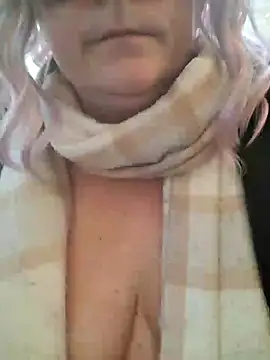 germanwoman01 online show from February 22, 2026, 12:15 pm