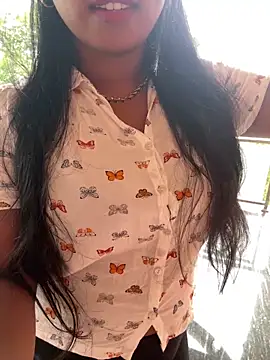 Snapshot of Dhiyapink chatting on March 11, 2025, 6:00 am Dhiyapink online show from March 11, 2025, 6:00 am