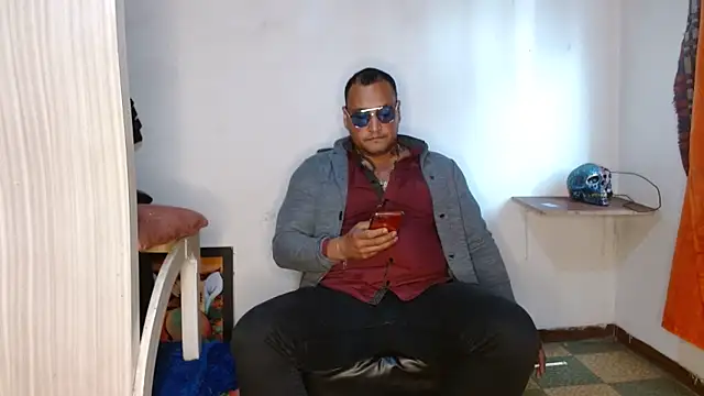 Snapshot of hardrock982 chatting on March 20, 2025, 1:37 pm hardrock982 online show from March 20, 2025, 1:37 pm