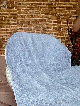  Horny milf  online show from May 15, 2026, 3:02 am