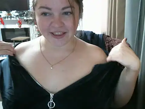 cute  cherry online show from December 27, 2024, 11:39 am