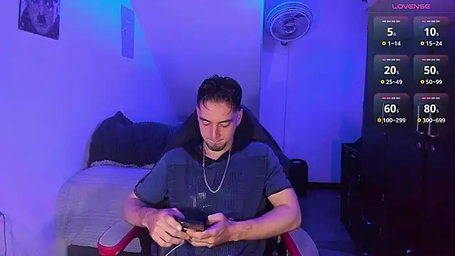 Alex smith00 online show from March 1, 2026, 5:04 pm