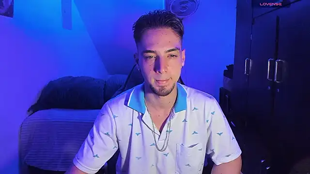 Alex smith00 online show from March 18, 2026, 12:25 am