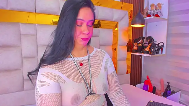 bigass monic online show from February 6, 2026, 3:44 am