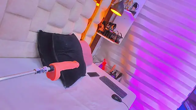 bigass monic online show from February 14, 2026, 3:14 am