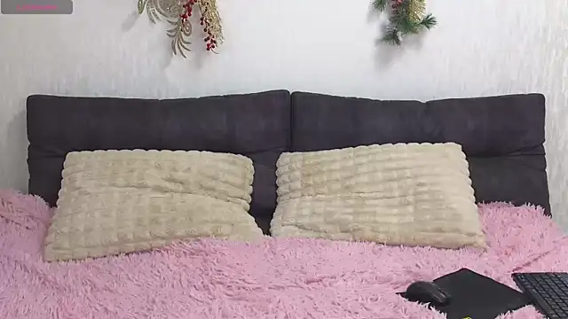 Snapshot of Lady_Murenza chatting on January 12, 2025, 8:14 pm Lady Murenza online show from January 12, 2025, 8:14 pm